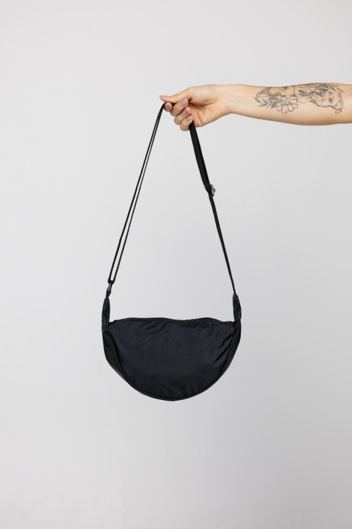 Bolsa Lateral Meia Lua Preto