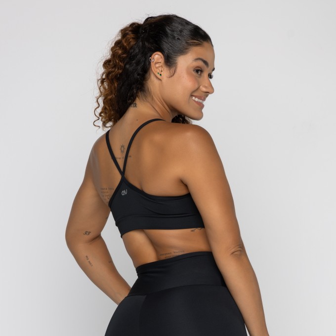 Top Básico Preto Decote U