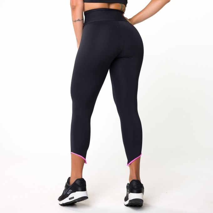 Legging Preta Detalhe Barra Female