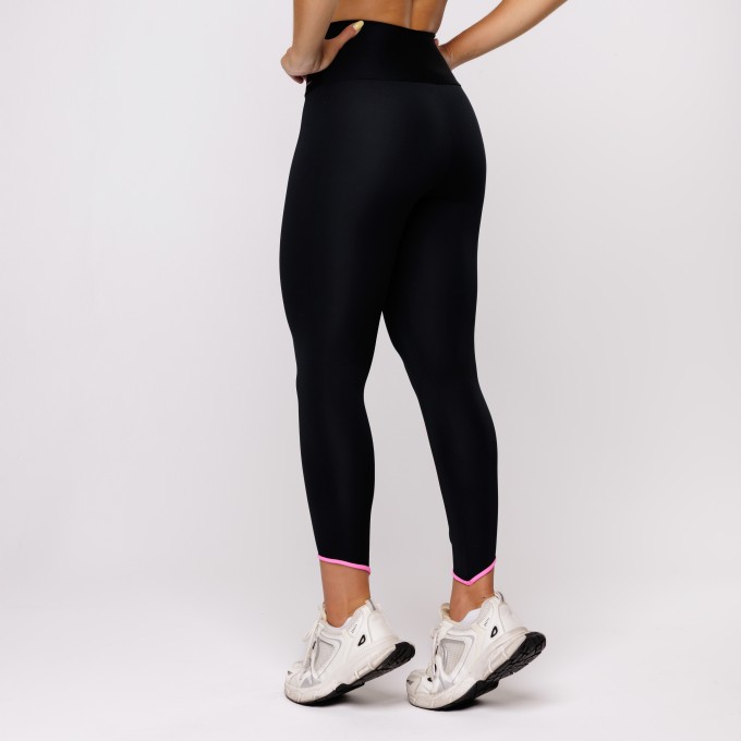 Legging Preta Detalhe Barra Female